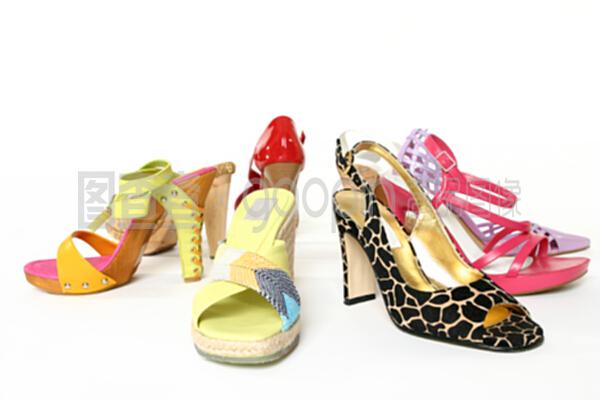 時(shí)裝鞋的時(shí)尚密碼 不可忽視的鞋類配件魅力