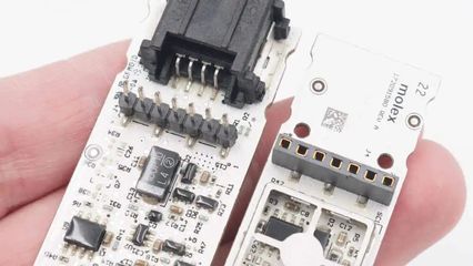 福特前裝1A1C雙口車載充電器PCB插座拆解報告 工藝與性能解析